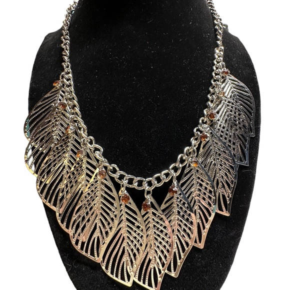 Gifted❌Paparazzi, Necklace & Earrings Set, Sivertone - Picture 2 of 9